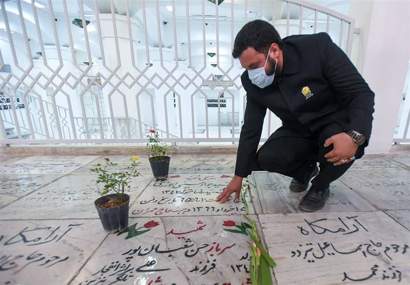 غبار روبی مزار شهدای مدفون در حرم رضوی؛ ساعت ۱۵ سه شنبه