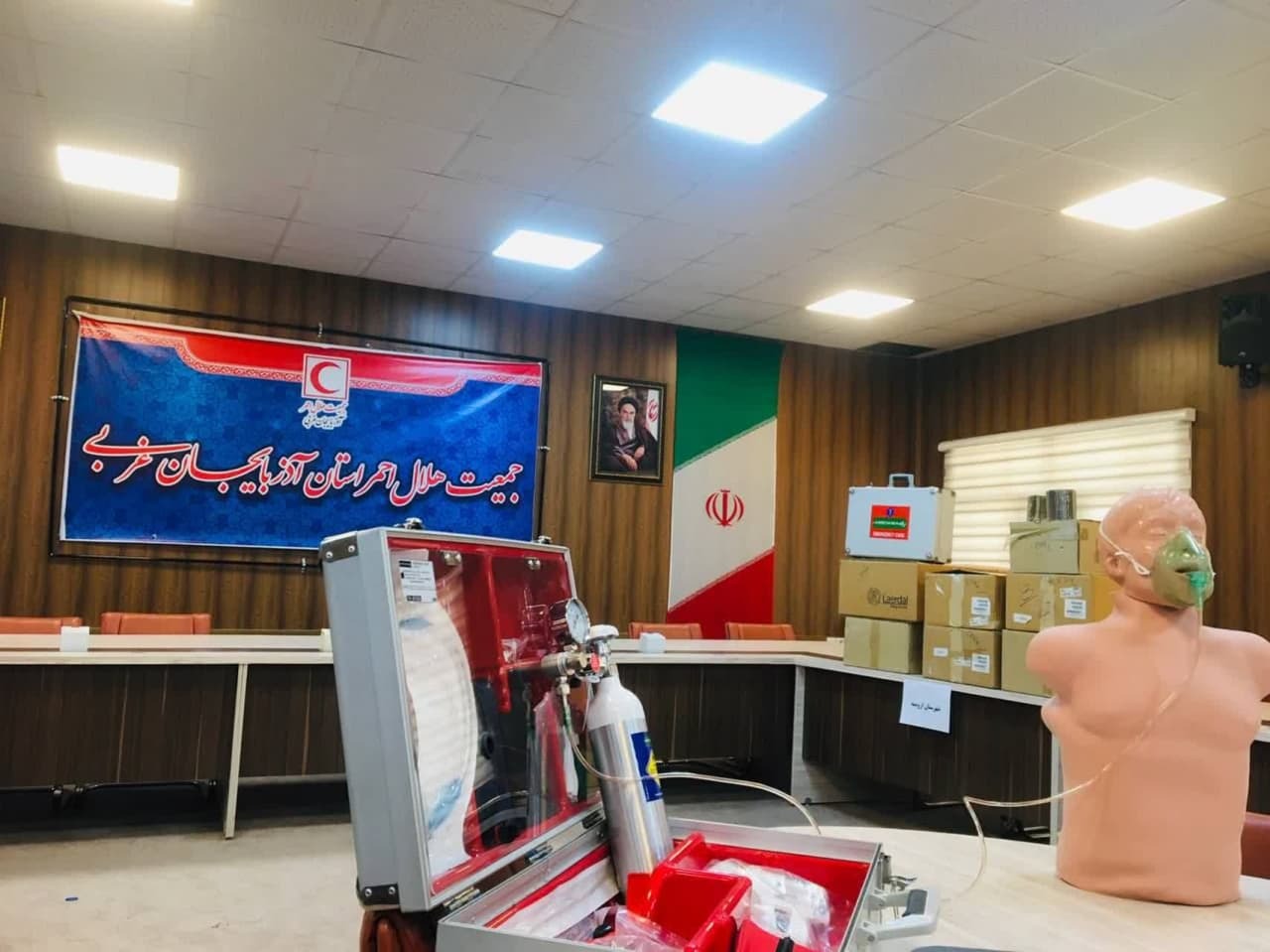 تجهیز شعب و خانه های هلال احمر آذربایجان غربی تجهیز شعب و خانه های هلال احمر آذربایجان غربی