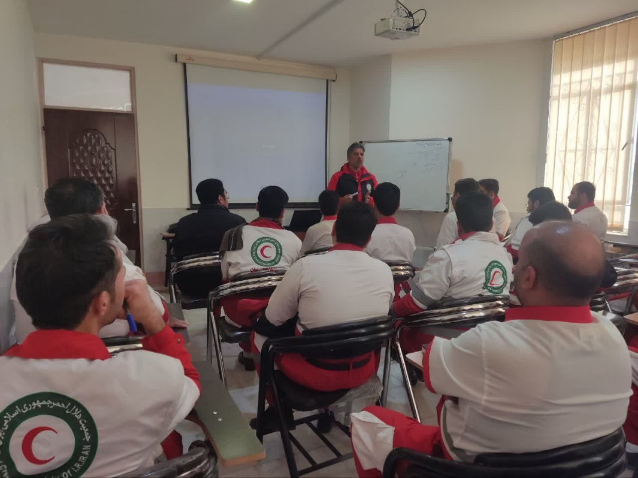 برگزاری دوره بازآموزی نجاتگران هلال احمر شهرستان کاشمر برای نوروز۱۴۰۳ برگزاری دوره بازآموزی نجاتگران هلال احمر شهرستان کاشمر برای نوروز۱۴۰۳