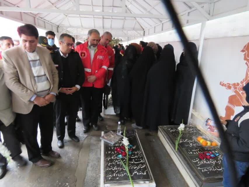 مراسم گرامیداشت بیستمین سالگرد جانباختگان حادثه انفجار قطار در نیشابور مراسم گرامیداشت بیستمین سالگرد جانباختگان حادثه انفجار قطار در نیشابور