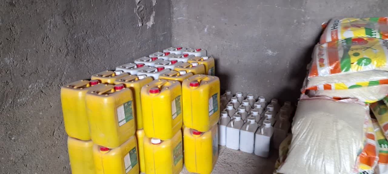 کشف و ضبط ۷۸۰ لیتر کود تقلبی در نیشابور کشف و ضبط ۷۸۰ لیتر کود تقلبی در نیشابور