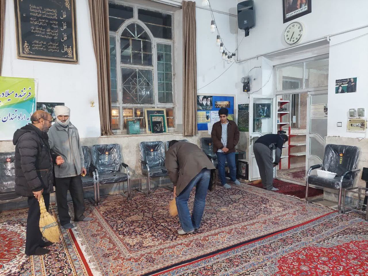 غبارروبی مساجد بخش رخ با حضورقشرهای مردم غبارروبی مساجد بخش رخ با حضورقشرهای مردم