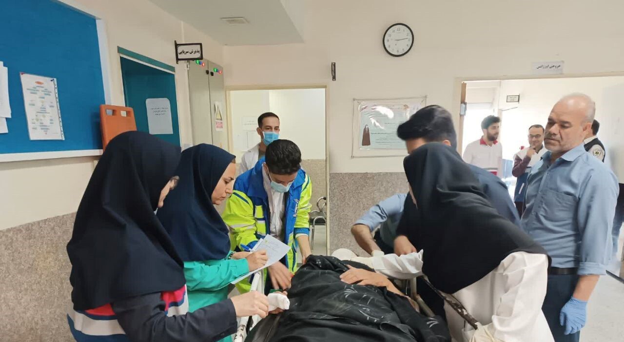 ۲۰ مصدوم در تصادف مینیبوس با خودرو در جادهٔ سبزوار - بردسکن ۲۰ مصدوم در تصادف مینیبوس با خودرو در جادهٔ سبزوار - بردسکن