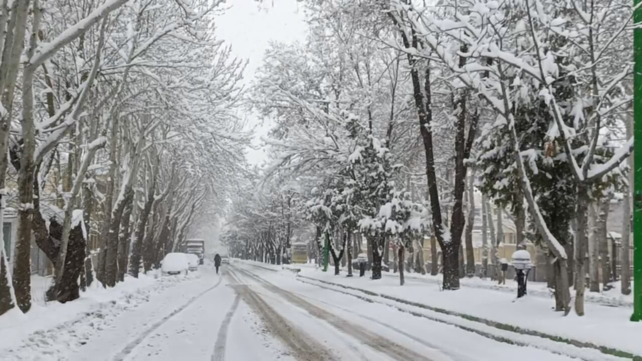 چادر سفید برف بر تن شهرستان ها