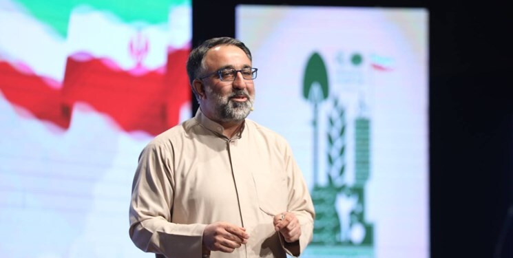 تجلیل از بسیجی جهادگر در سالروز سقوط بالگرد هلال احمر در کرمان*