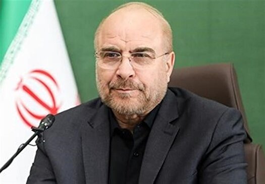 معلم معمار توسعه‌ی انسانی و بنیانگذار پایه‌های اخلاقی یک جامعه است