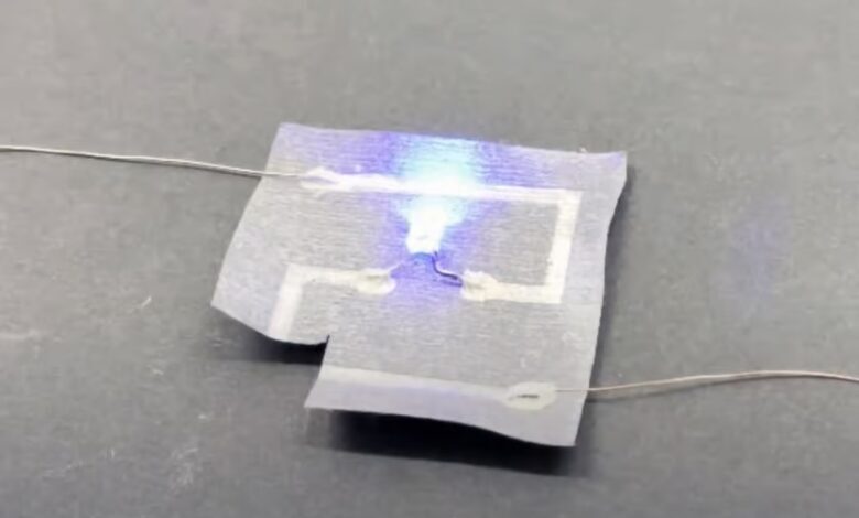 این پارچه هوشمند هنگام پاره شدن ترمیم می شود این پارچه هوشمند هنگام پاره شدن ترمیم می شود