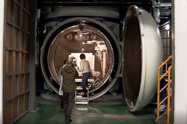 تاقک شبیه‌سازی شده‌ی ماه، آماده‌سازی فضانوردان