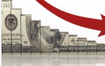 نگرانی نماینده سنای آمریکا درباره سقوط احتمالی دلار