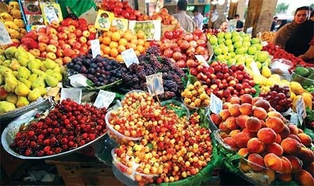 ورود نوجوانان به میادین میوه و تره بار تهران