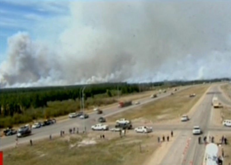 گسترش آتش سوزی جنگلی در غرب کانادا با بالارفتن دما