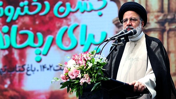 دختران ایران نقش بیشتری در پیشرفت کشورمان ایفا کنند دختران ایران نقش بیشتری در پیشرفت کشورمان ایفا کنند