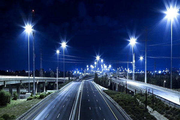 تقویت روشنایی محور‌های ورودی شهر آغاجاری