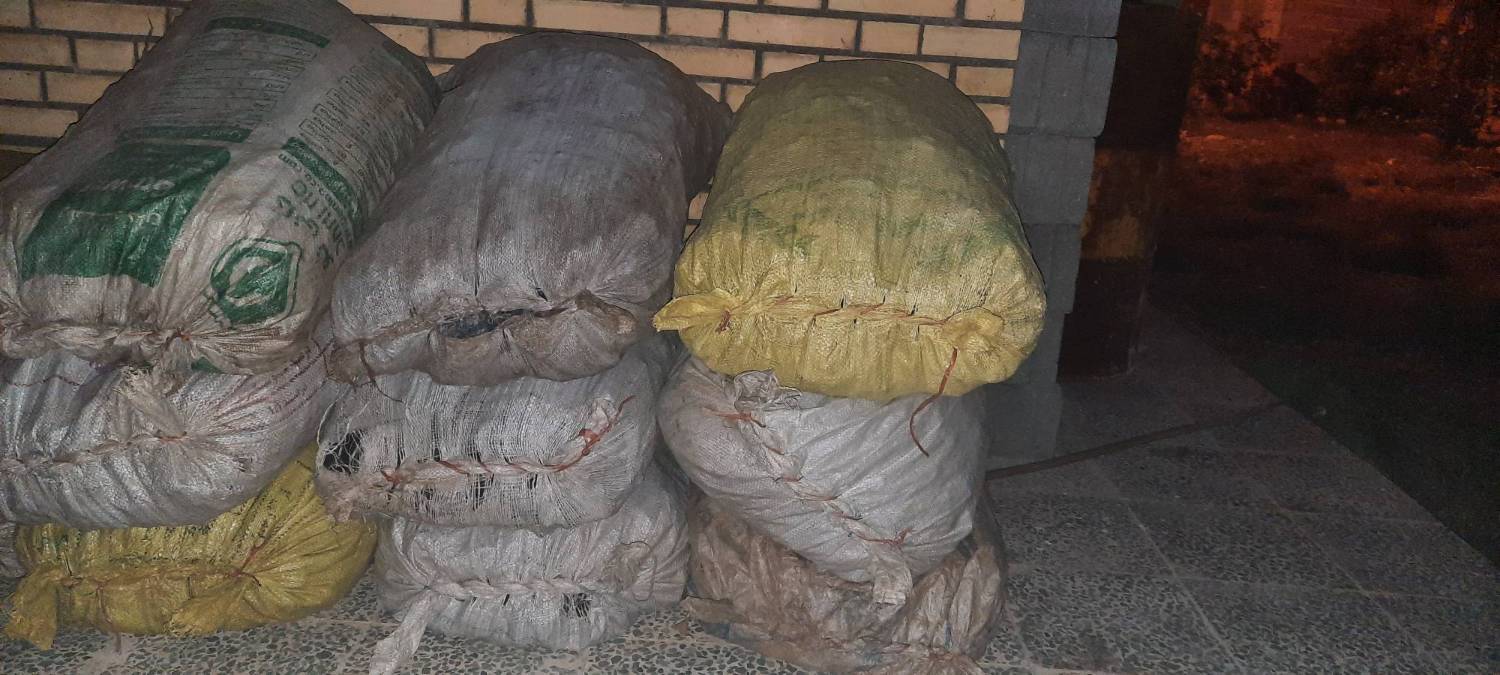 توقیف خودروی حامل زغال بلوط در اندیکا توقیف خودروی حامل زغال بلوط در اندیکا