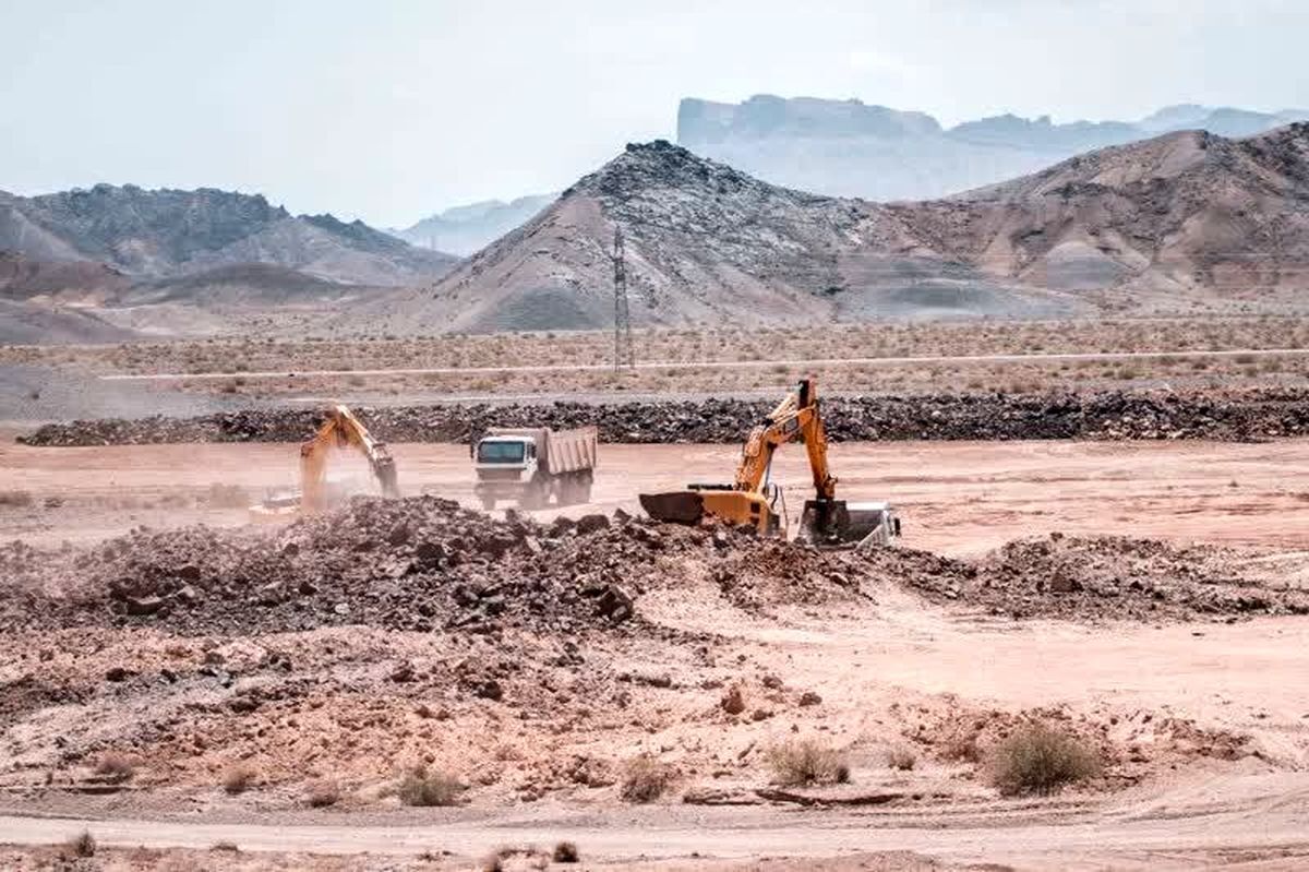 آغاز حمل سنگ آهن استخراجی از آنومالی هشت ناریگان به چغارت