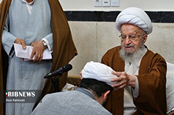 مراسم عمامه گذاری طلاب جوان در سالروز ولادت امام رضا (ع)