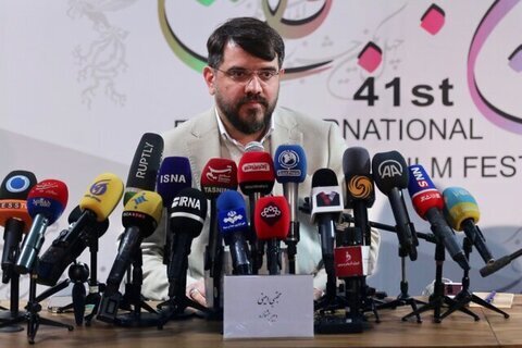 معرفي دبیر چهل و دومین جشنواره بینالمللی فیلم فجر معرفي دبیر چهل و دومین جشنواره بینالمللی فیلم فجر