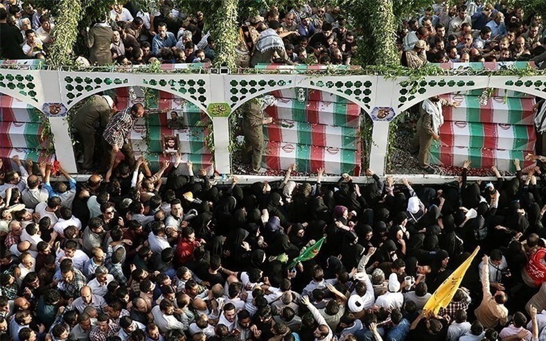 وداع باشکوه و تاریخی مردم ایران با ۱۷۵ تن از شهدای غواص
