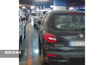 احتکار خودرو‌های صفر پلاک شده در یک پارکینگ عمومی