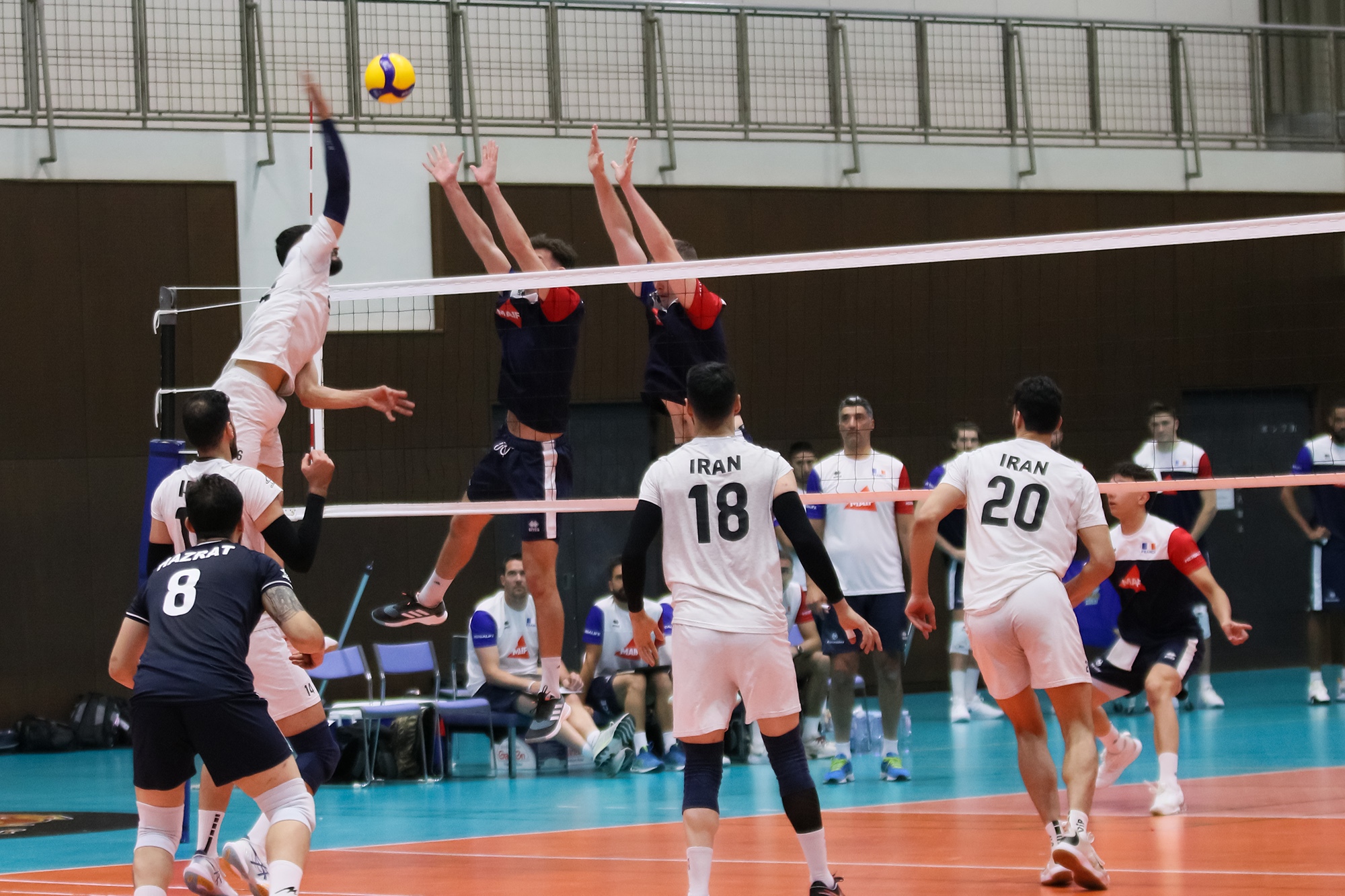 جدال ملیپوشان والیبال با خروسهای اروپایی در لیگ ملتها جدال ملیپوشان والیبال با خروسهای اروپایی در لیگ ملتها