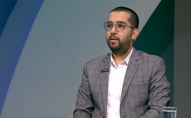 گفتگوی شبکه خبر با تهیه کننده مستند رادیویی ننه قمر گفتگوی شبکه خبر با تهیه کننده مستند رادیویی ننه قمر