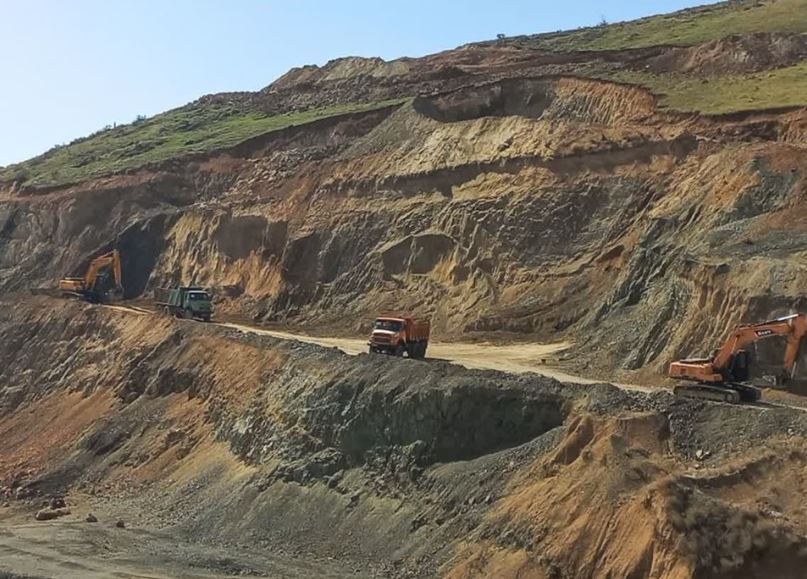 آغاز حفاری اکتشافی و اکتشاف تفضیلی معدن سنگ آهن اسکارن آغاز حفاری اکتشافی و اکتشاف تفضیلی معدن سنگ آهن اسکارن