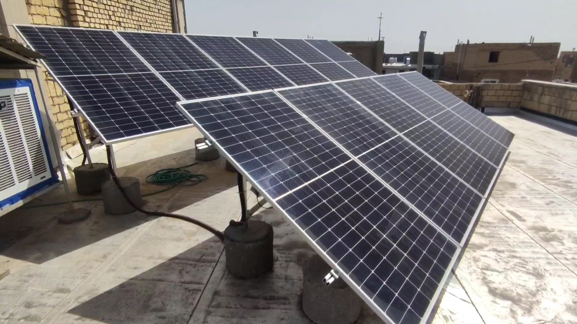 فعالیت ۱۷۰ نیروگاه خورشیدی در آران و بیدگل