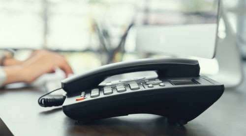 تلاش مخابرات برای رفع خرابی شبکه تلفن ثابت در هویزه