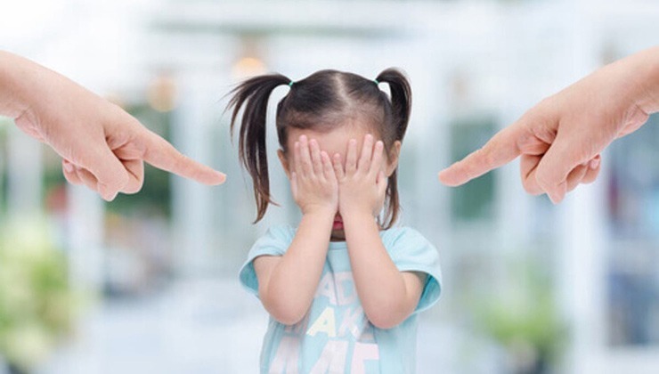 عواملی که باعث کاهش عزت نفس می‌شود