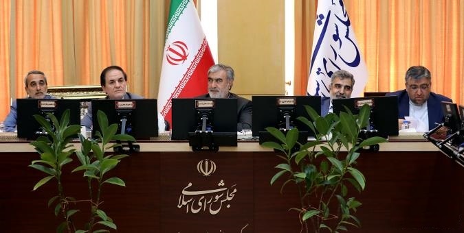 بررسی جزئیات گزارش فصلی آژانس در حضور مسئولان بررسی جزئیات گزارش فصلی آژانس در حضور مسئولان