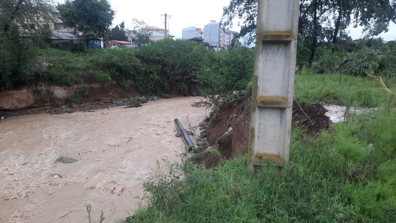 تداوم امدادرسانی در مناطق سیل زده گیلان