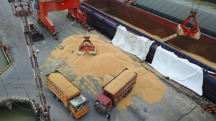 بندرامام خمینی، ساحل آرام کشتی‌های حامل ۲۰۰ هزار تن گندم