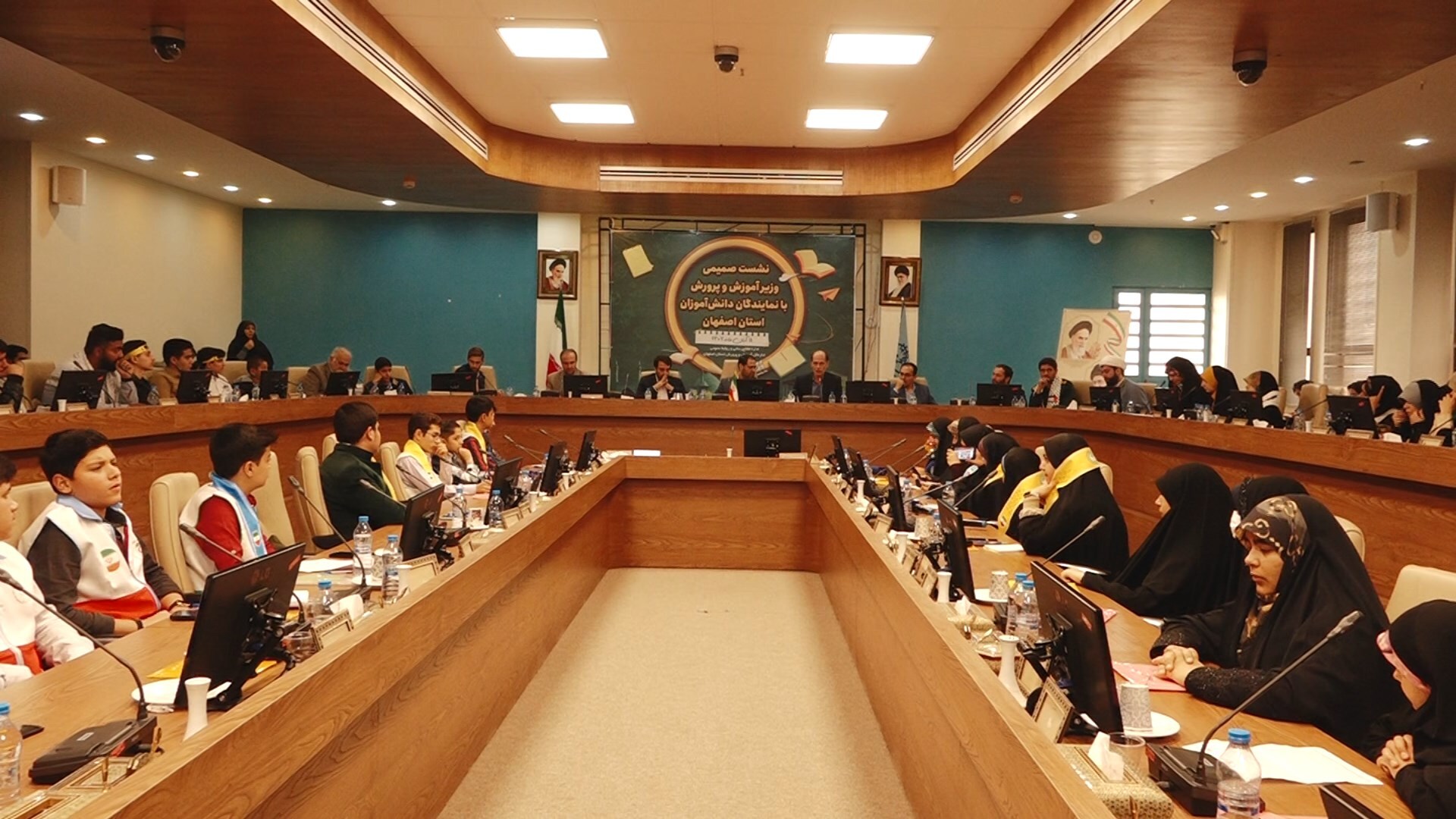 دانش آموزان فریب وعد‌های آموزشگاه‌های کنکور را نخورند