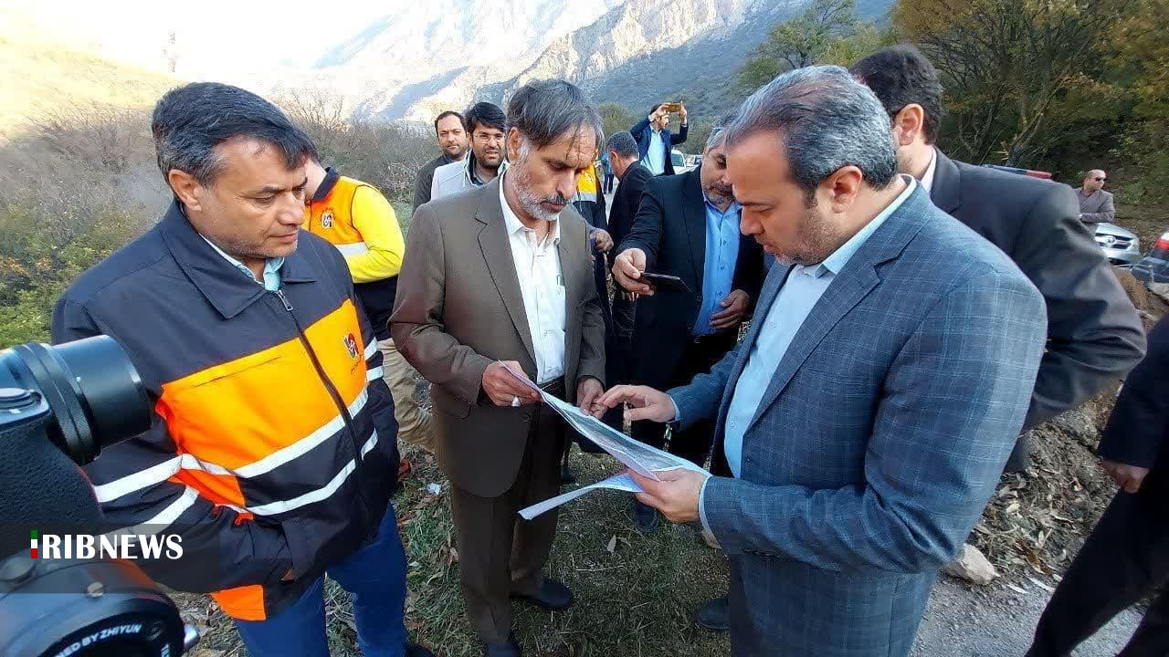 تسریع در اصلاح اولیه جاده با کار شبانه روزی و بازگشایی جاده تسریع در اصلاح اولیه جاده با کار شبانه روزی و بازگشایی جاده