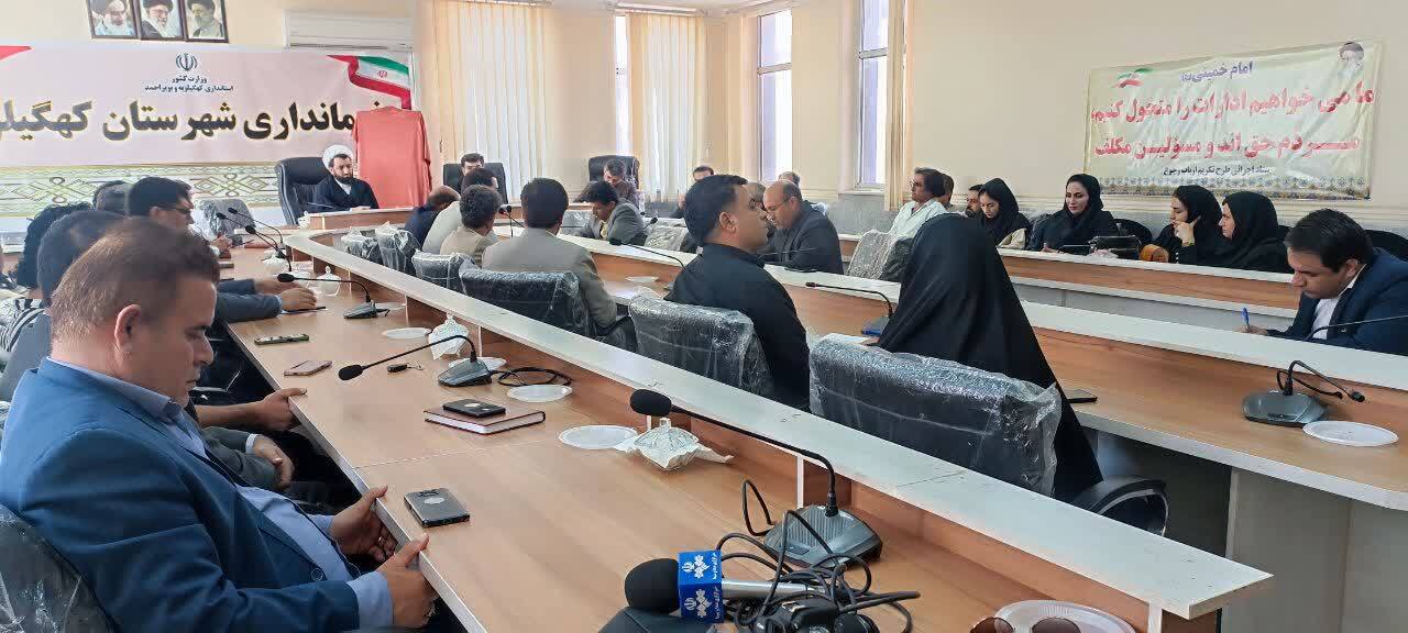 رونمایی از پوستر اولین جشنواره منطقه‌ای خوشنویسی بلادشاپور در دهدشت