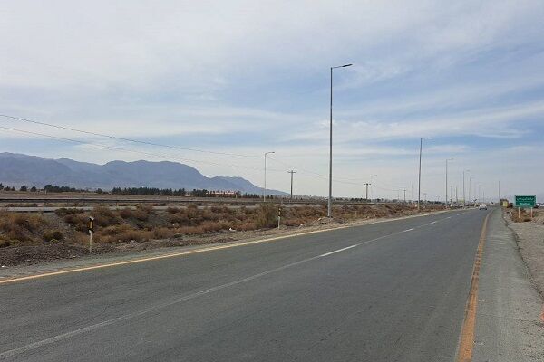 نصب ۱۸ پایه روشنایی در تقاطع غیرهمسطح کمربندی بیرجند