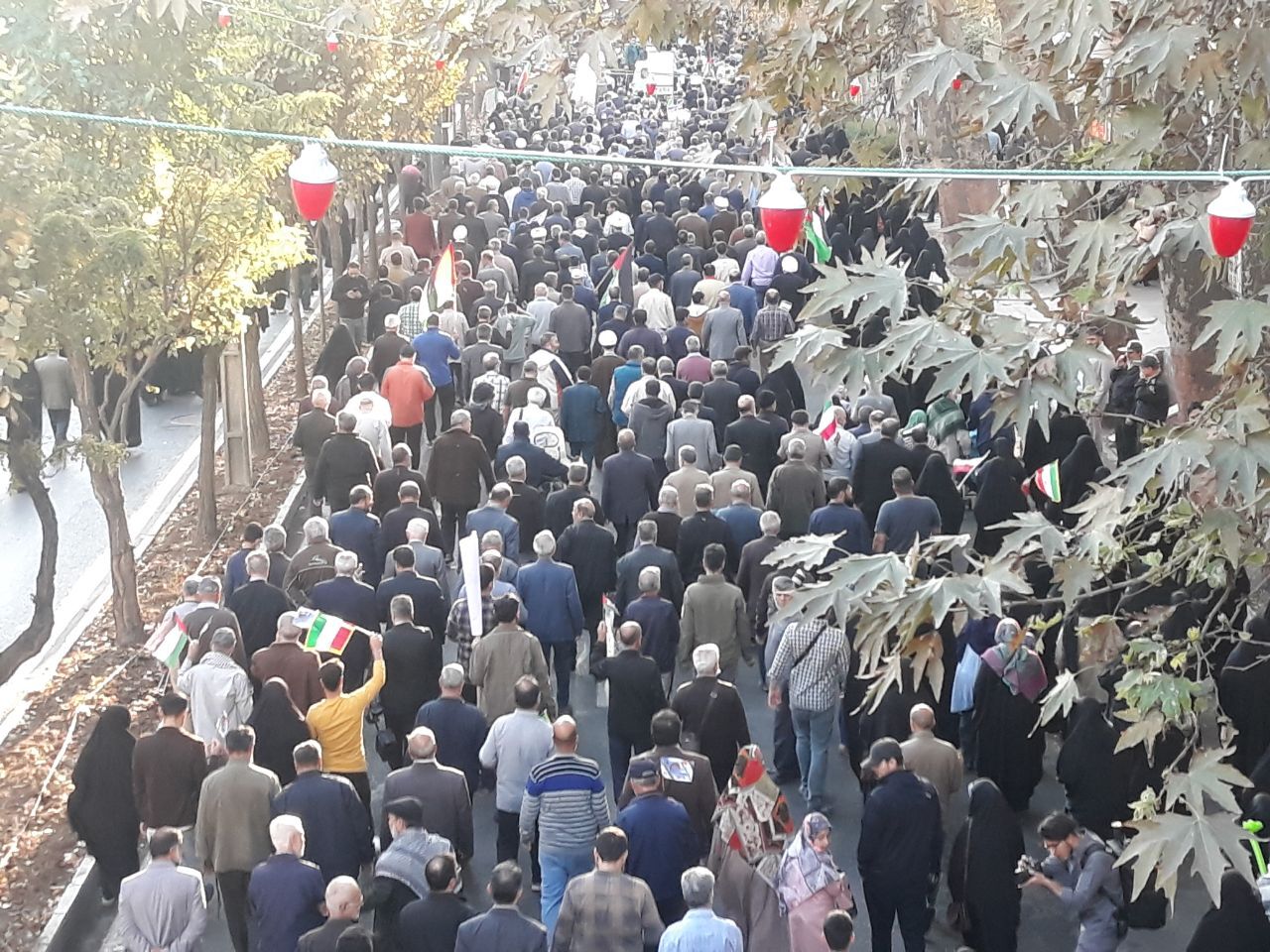 راهپیمایی مردم البرز در حمایت از کودکان فلسطینی راهپیمایی مردم البرز در حمایت از کودکان فلسطینی