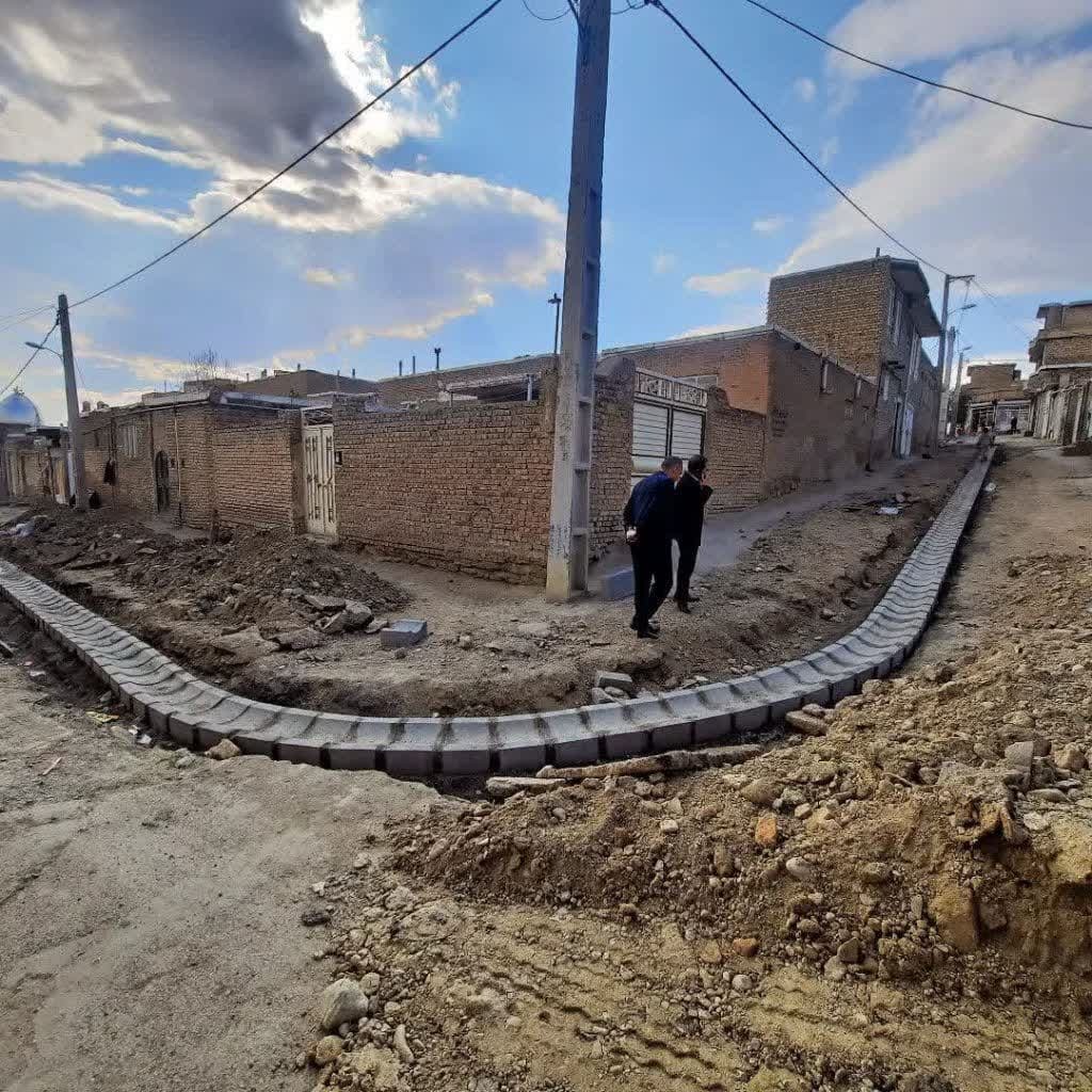 جداول منشعبات خیابان شهید کاظمیان منطقه دو ارومیه در حال ساماندهی است جداول منشعبات خیابان شهید کاظمیان منطقه دو ارومیه در حال ساماندهی است