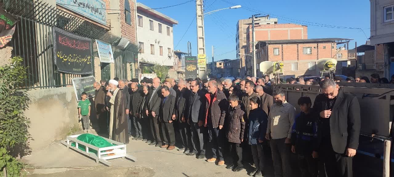 تشییع پدر شهید میر علی موسوی در نکا تشییع پدر شهید میر علی موسوی در نکا