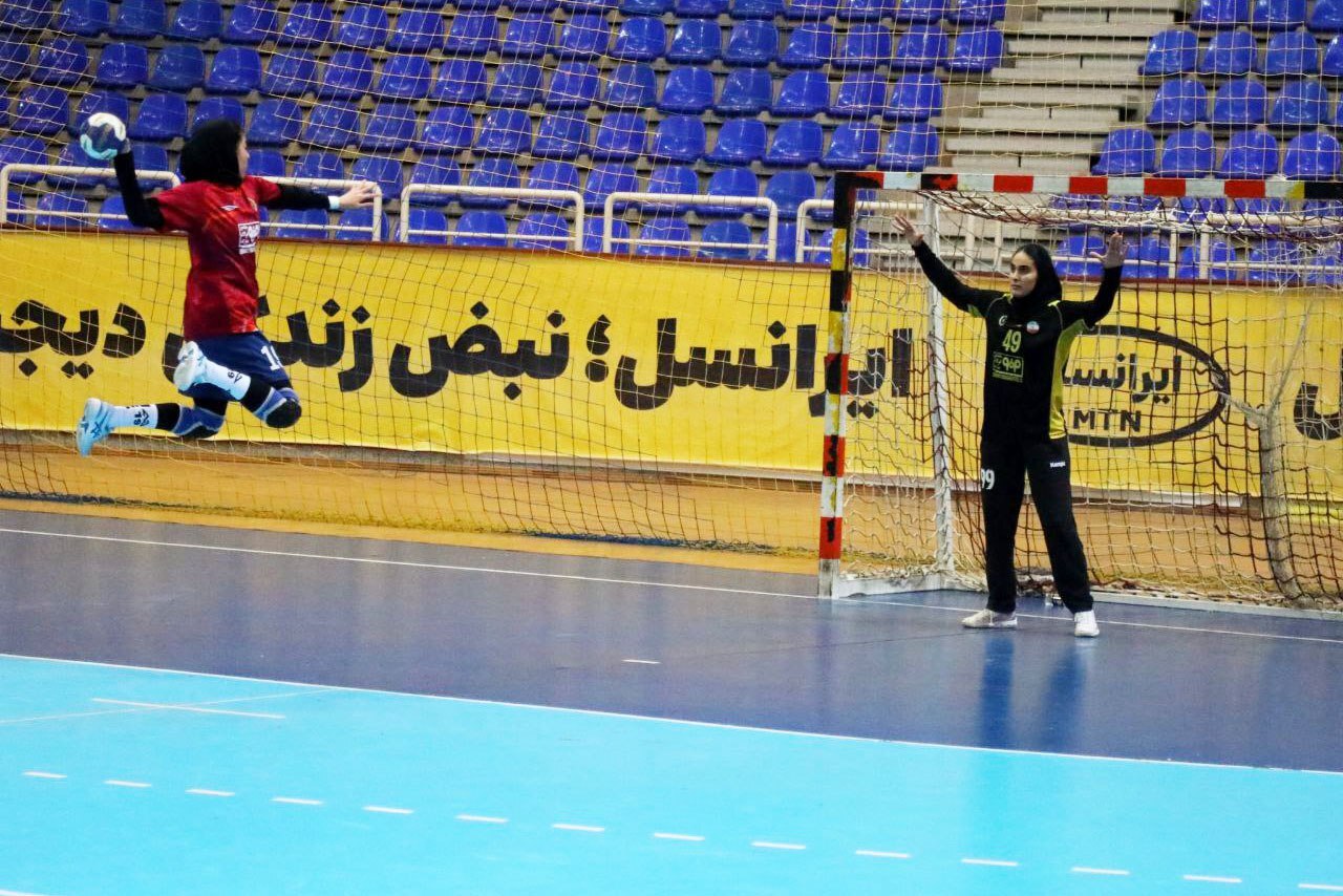 برگزاری دیدار بجامانده لیگ برتر هندبال بانوان در روز جمعه برگزاری دیدار بجامانده لیگ برتر هندبال بانوان در روز جمعه
