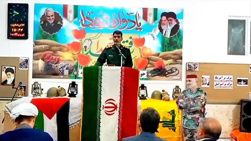 هدف از برگزاری یادواره شهدا انتقال پیام شهیدان به نسل جوان است. هدف از برگزاری یادواره شهدا انتقال پیام شهیدان به نسل جوان است.