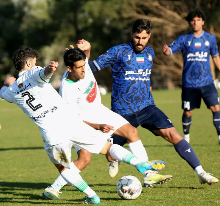 برتری گل گهر مقابل ذوب آهن در دیداری دوستانه برتری گل گهر مقابل ذوب آهن در دیداری دوستانه