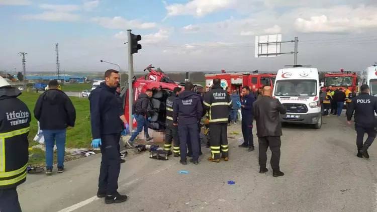 سانحه جاده‌ای در ترکیه با ۱۵ کشته و زخمی