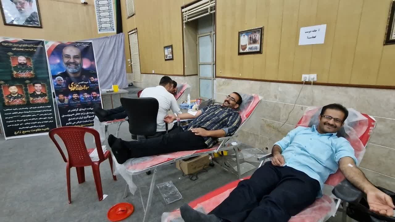 استقبال مردم زارچ از پویش نذر خون استقبال مردم زارچ از پویش نذر خون