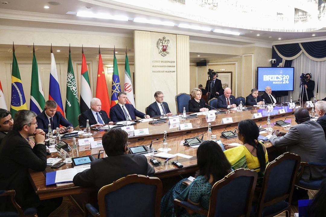 پیشنهاد راه اندازی کانال مالی بریکس به جای سوئیفت **