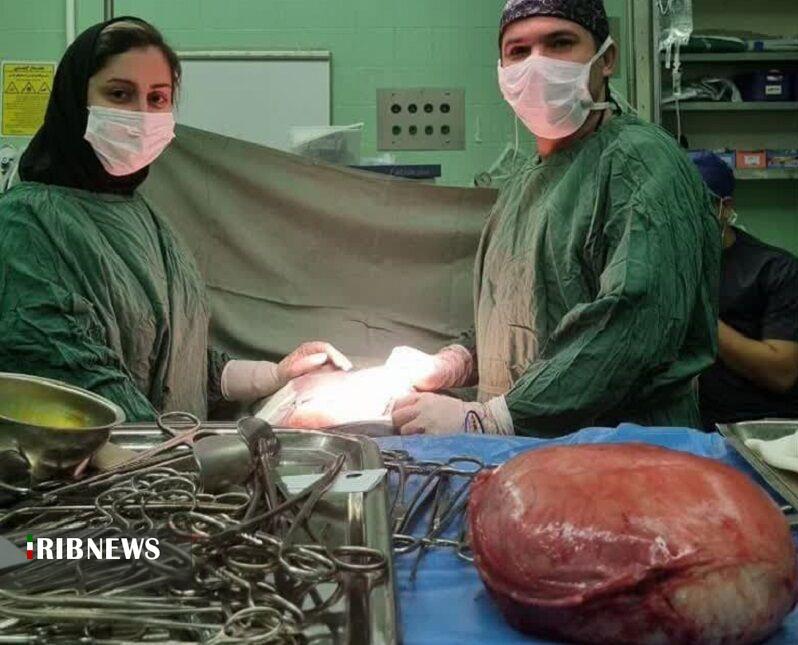 توده پنج کیلوگرمی از بدن بانوی اسفراینی خارج شد توده پنج کیلوگرمی از بدن بانوی اسفراینی خارج شد