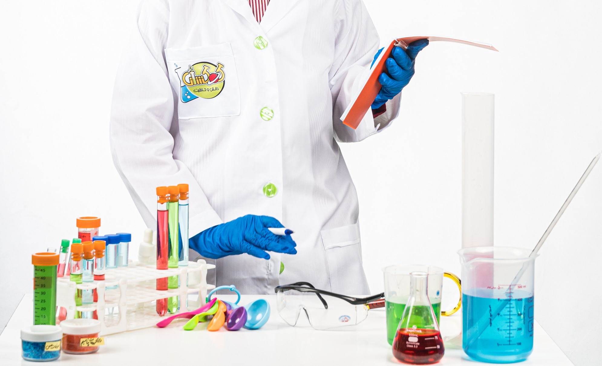 ***/ اختراع میز آزمایشگاه سیار توسط فناوران کشورمان ***/ اختراع میز آزمایشگاه سیار توسط فناوران کشورمان