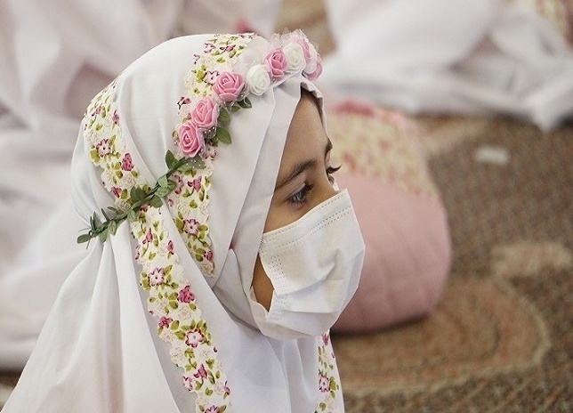 نونهالان از سنین پایین در مسیر تربیت دینی قرار گیرند نونهالان از سنین پایین در مسیر تربیت دینی قرار گیرند