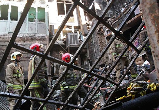 آتش سوزی در یک مجتمع کارگری ۶ نفر را به کام مرگ کشاند