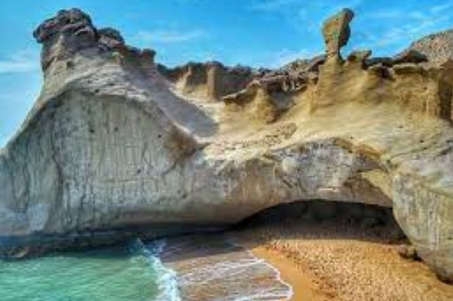 نگاهی به برنامه های رادیو صبا 